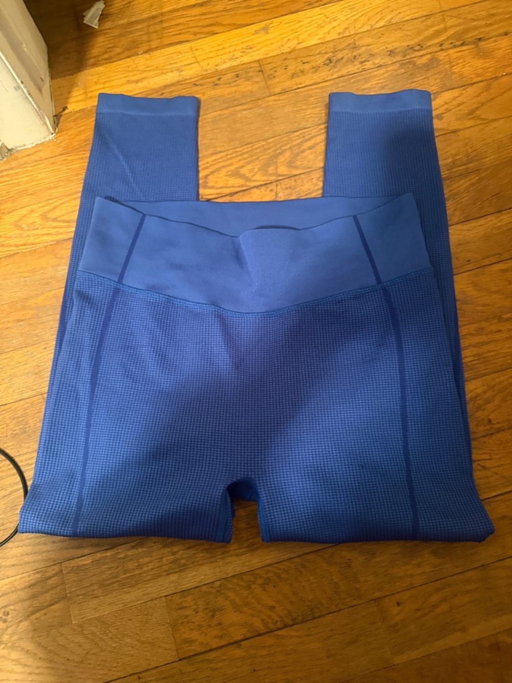 Aerie OFFLINE Seamless leggings in Royal Blue spellout on back EUC Size XL